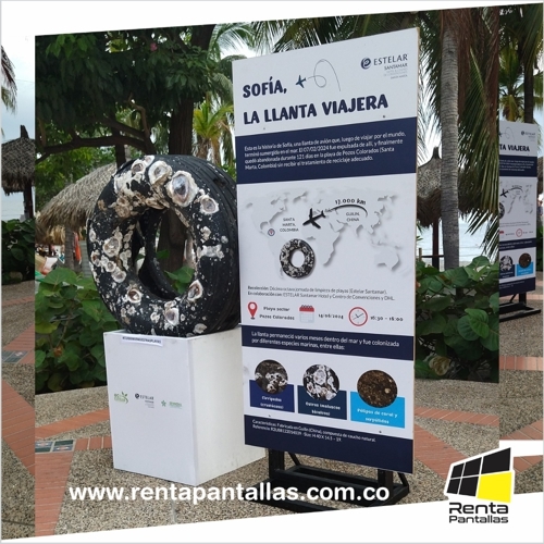 Tropezón publicidad con base móvil negra.